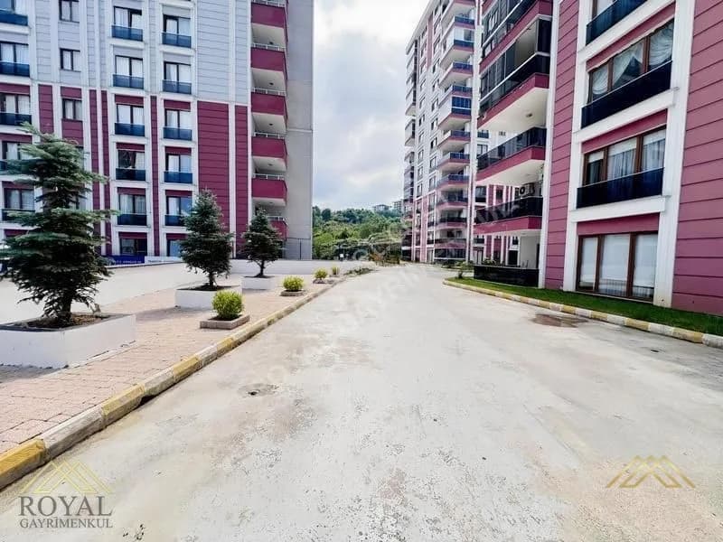 Yalıncak'ta Satılık 4+1 Fırsat Daire 2