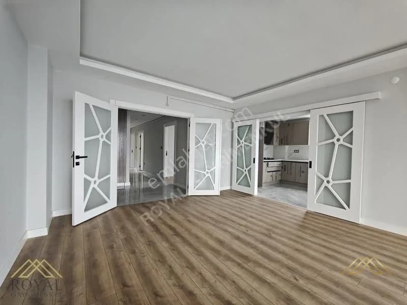 Royal'den Yalıncak Tratopya'da Deniz Manzaralı 4+1 Lüks Daire 22